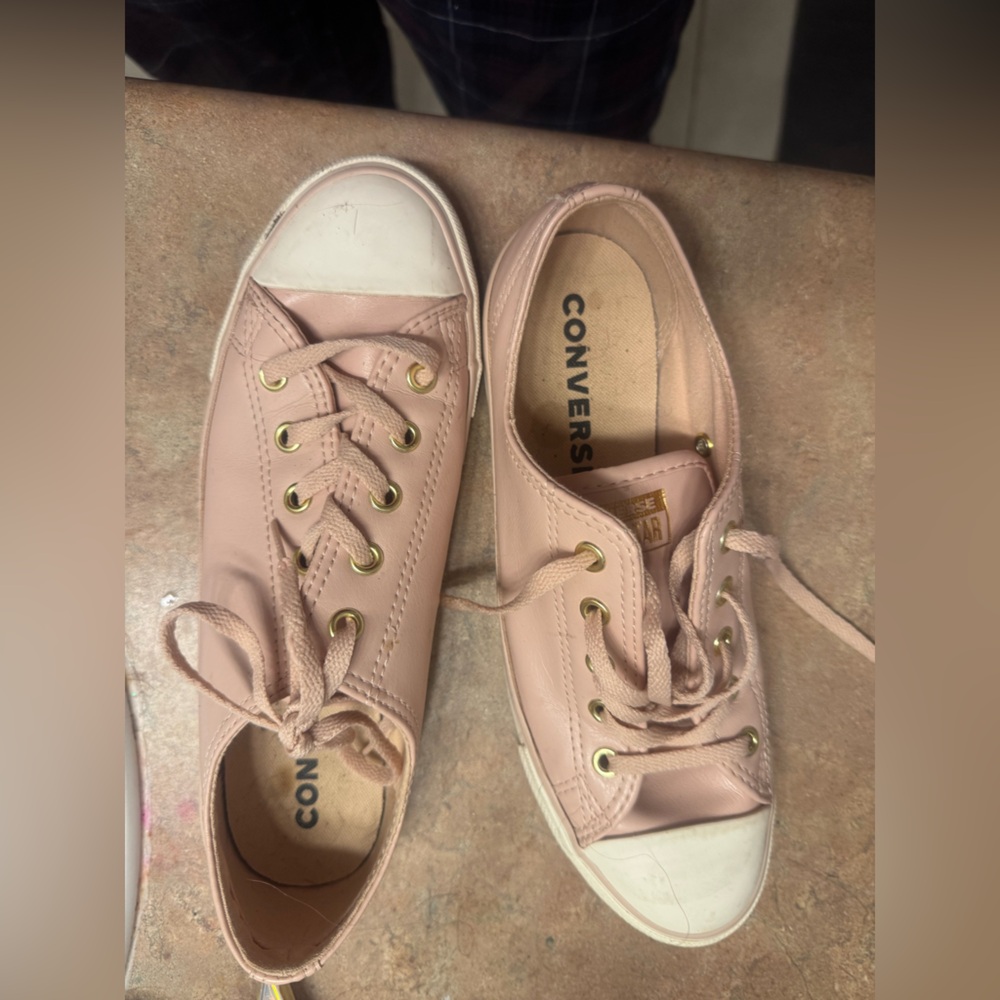 Ladies Leather converse